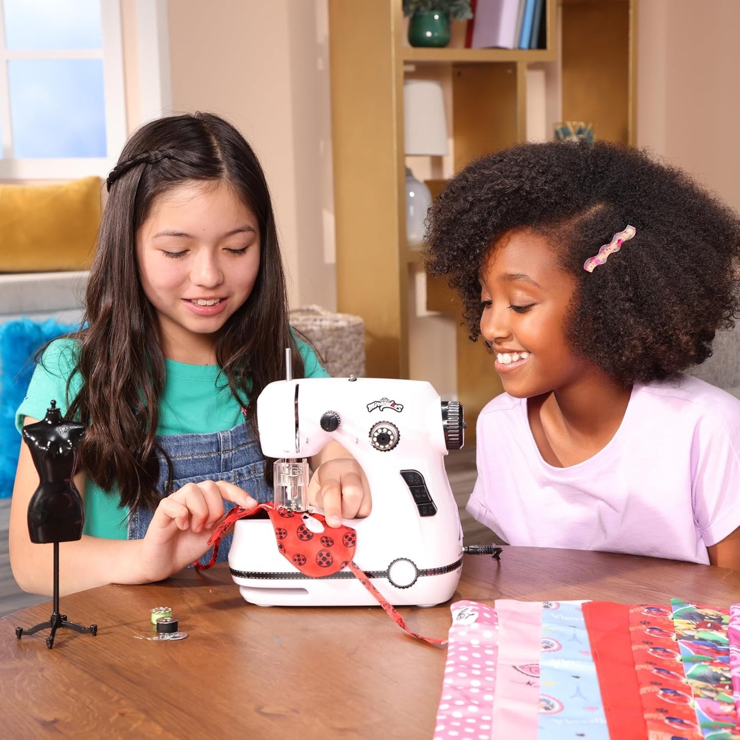 Miraculous Sewing Machine With Accessories